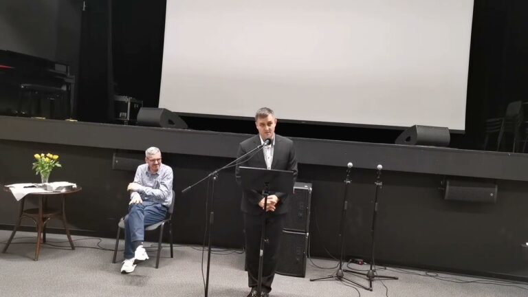 Usługa pt. Bunt – rozprawa sądowa gdzie oskarża się Mojżesza